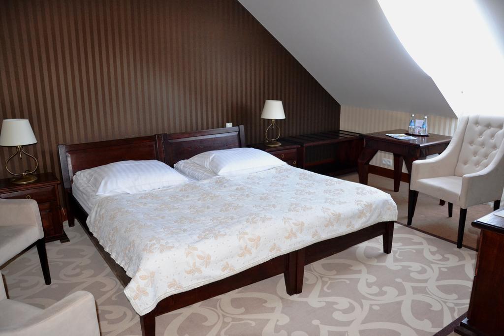 Hotel Nowodworski Legnica Room photo